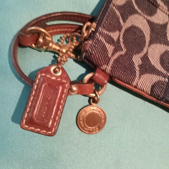 Coach Legacy Denim Wristlet/Pouchette 2007 - Picture 6 of 6
